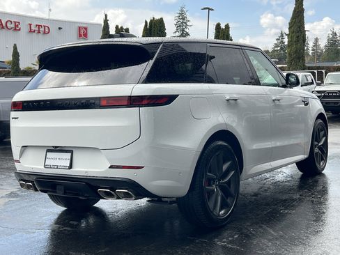 New 2025 Land Rover Range Rover Sport Dynamic SE image 8
