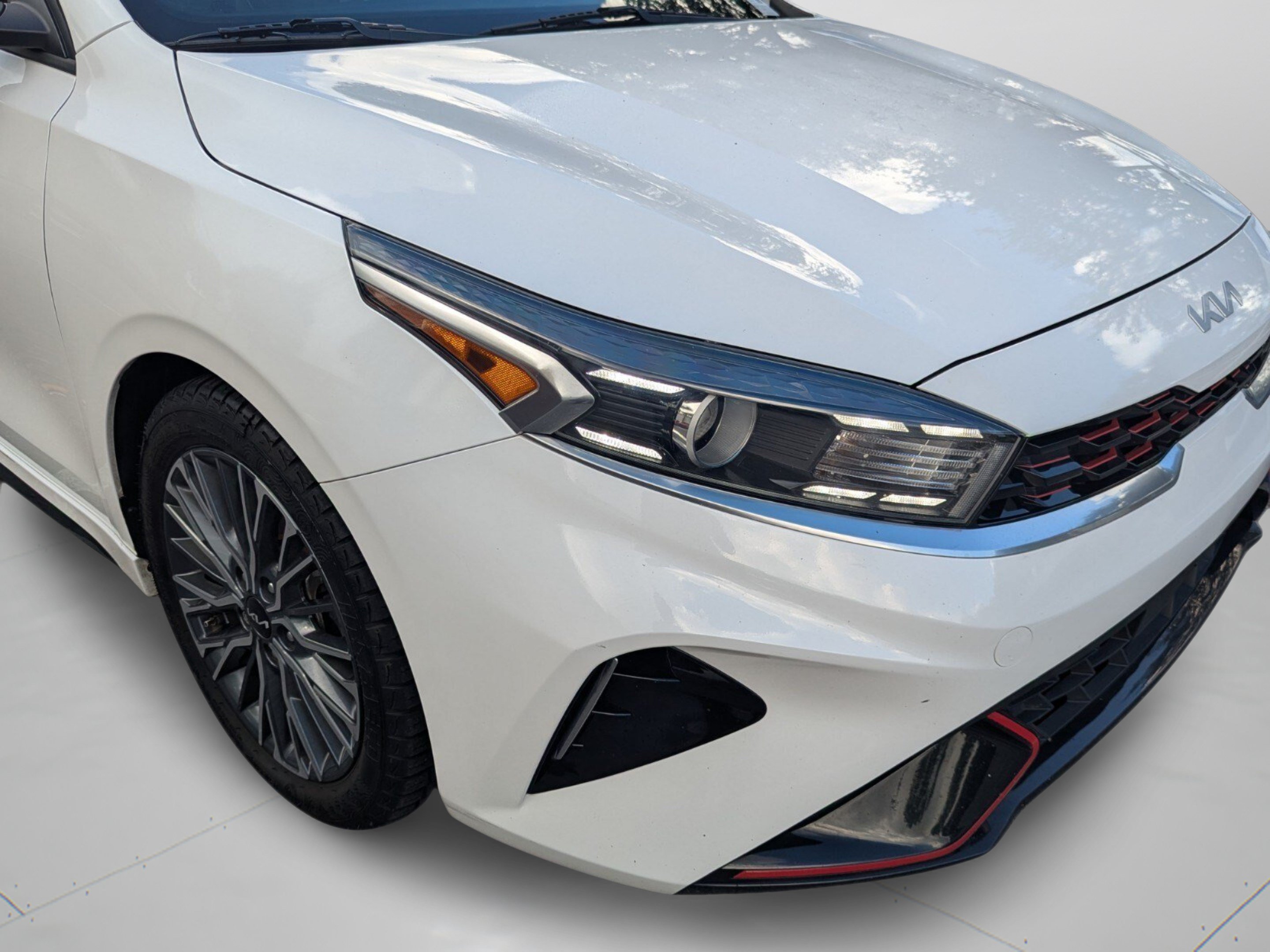 Used 2022 Kia Forte GT-Line w/ GT-Line Premium Package FWD image 2