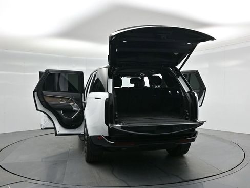 Used 2025 Land Rover Range Rover SE image 29