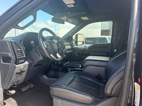 Used 2022 Ford F250 Lariat w/ Black Appearance Package AWD/4WD image 10
