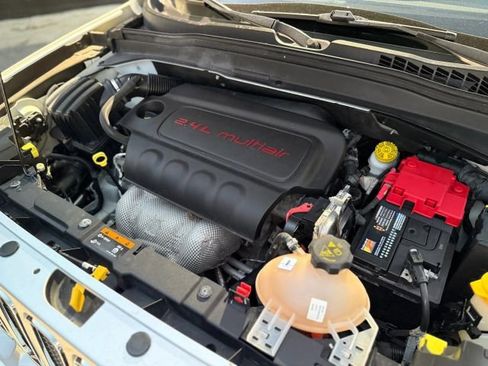 Used 2018 Jeep Renegade Limited w/ UConnect 8.4 Nav Group image 35