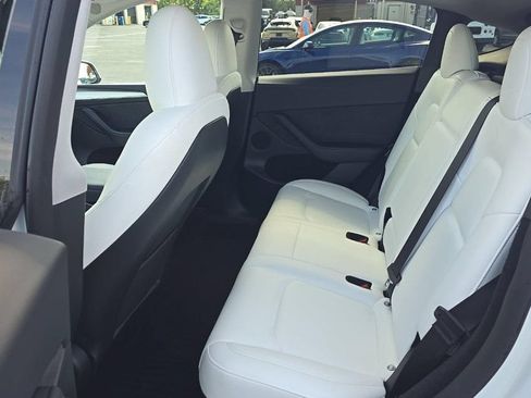 Used 2023 Tesla Model Y Performance AWD/4WD image 8