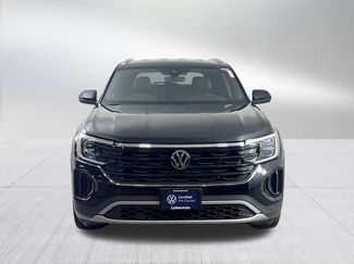 Certified 2025 Volkswagen Atlas Cross Sport SE video 2
