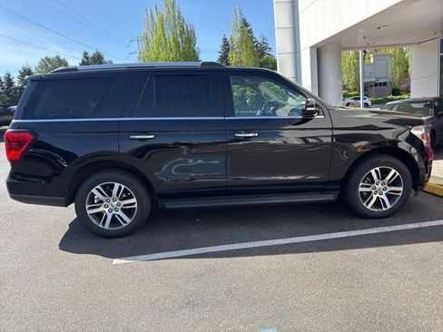 Used 2024 Ford Expedition Limited AWD/4WD image 6
