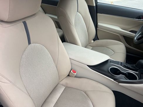 Used 2023 Toyota Camry LE image 12