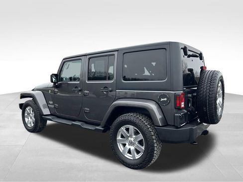 Used 2017 Jeep Wrangler Unlimited Sahara w/ Connectivity Group image 14
