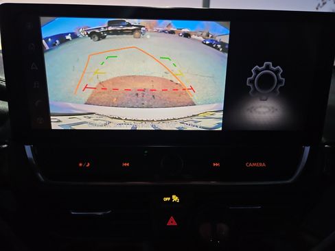 Used 2024 Nissan Altima 2.5 SR w/ SR Premium Package image 16