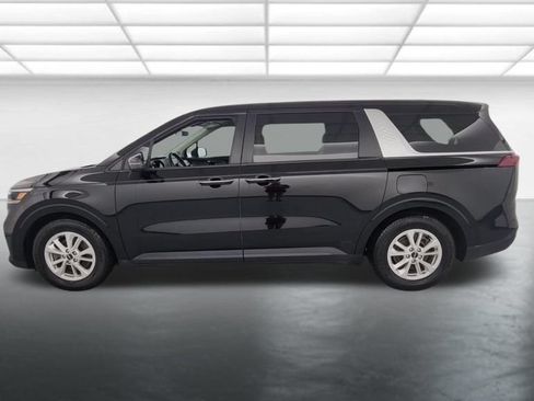 Used 2024 Kia Carnival LX FWD image 4