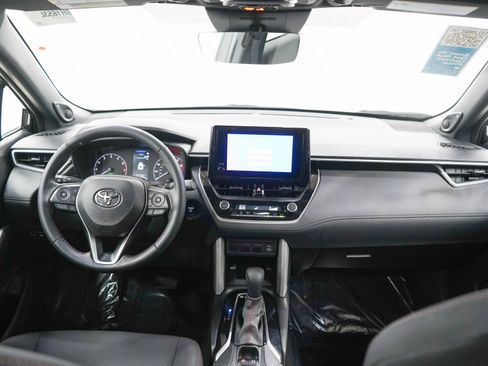Used 2024 Toyota Corolla Cross AWD Hybrid w/ Moonroof Package image 13