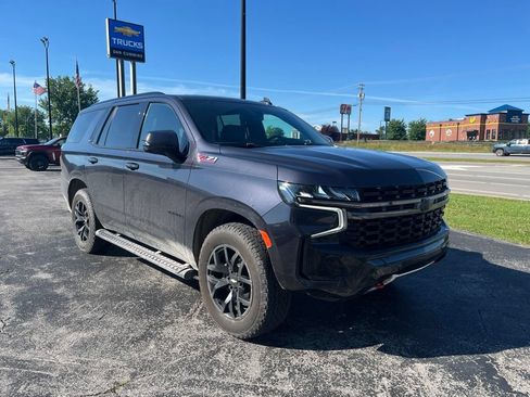 Used 2022 Chevrolet Tahoe Z71 w/ Luxury Package AWD/4WD image 2