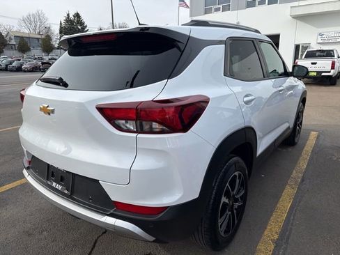 Certified 2025 Chevrolet TrailBlazer LT w/ LT Cold Weather Package image 3