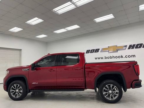 Used 2022 GMC Sierra 1500 AT4 w/ AT4 Premium Package AWD/4WD image 8