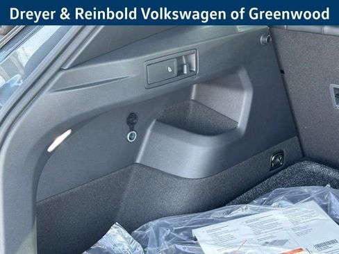 New 2026 Volkswagen Tiguan SE R-Line image 32