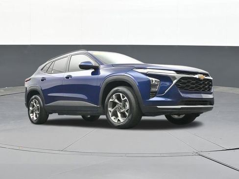 Used 2024 Chevrolet Trax LT w/ Driver Confidence Package image 52