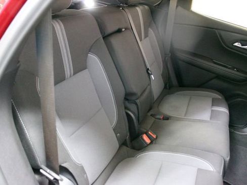Used 2025 Chevrolet Blazer LT AWD/4WD image 9