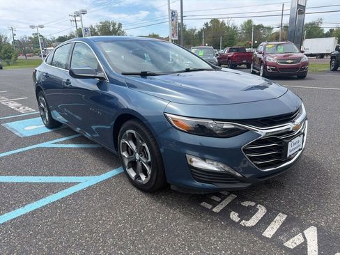 Used 2024 Chevrolet Malibu LT FWD image 3