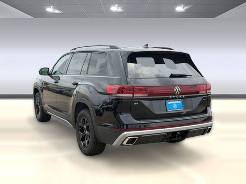 New 2026 Volkswagen Atlas Peak Edition AWD/4WD image 3