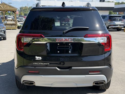 Used 2023 GMC Acadia SLT FWD image 9