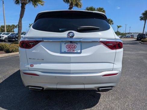 Used 2023 Buick Enclave Essence w/ Experience Buick Package FWD image 5