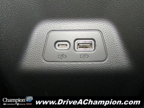 Used 2022 Buick Envision Essence w/ Sport Touring Package image 19