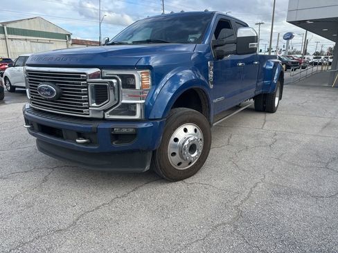 Used 2022 Ford F450 Platinum w/ FX4 Off-Road Package image 2