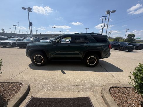 Used 2025 Toyota 4Runner TRD Off-Road Premium w/ Tow Technology Package AWD/4WD image 17