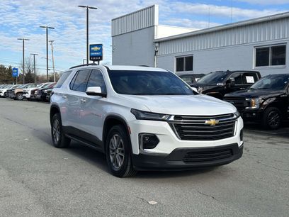 Used 2023 Chevrolet Traverse LT