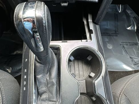 Used 2018 Ford Explorer XLT AWD/4WD image 16