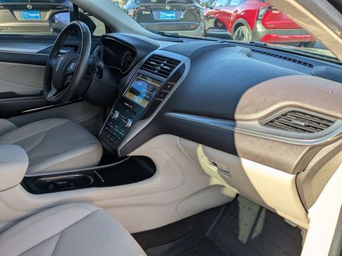 Used 2019 Lincoln MKC Premiere image 31