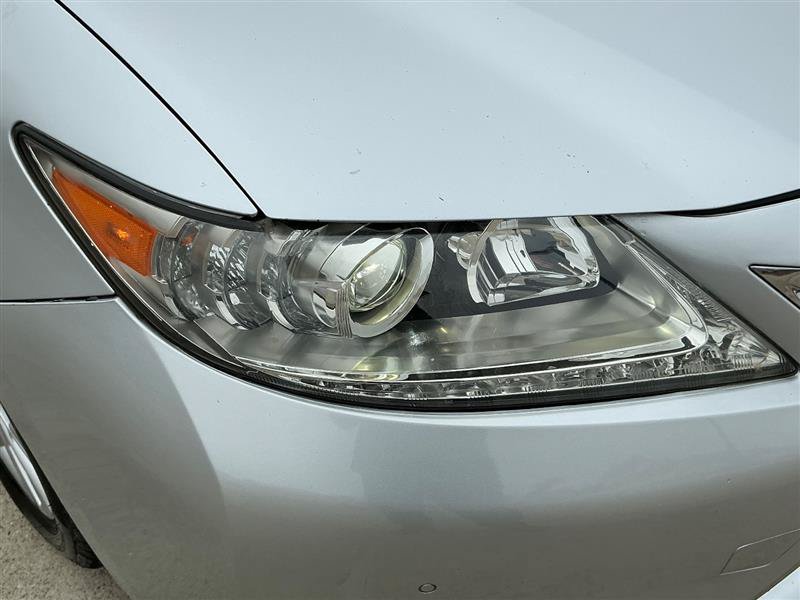 Used 2014 Lexus ES 300h w/ Luxury Package w/Bamboo Trim FWD image 18