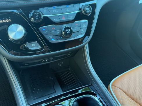 New 2026 Chrysler Pacifica Pinnacle FWD image 16