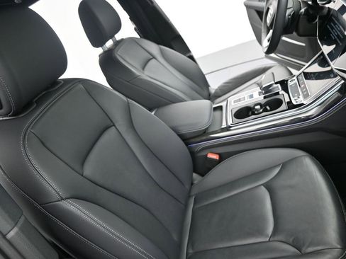 Used 2025 Audi Q7 3.0T Premium Plus AWD/4WD image 11
