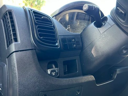 Used 2023 RAM ProMaster 2500 FWD image 10