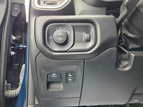 Used 2023 RAM 1500 Big Horn AWD/4WD image 14