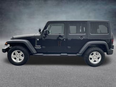 Used 2011 Jeep Wrangler Unlimited Sport image 2