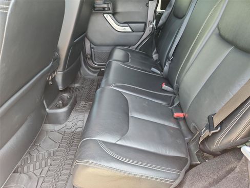 Used 2016 Jeep Wrangler Unlimited Rubicon AWD/4WD image 21