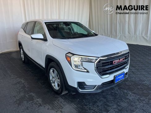 Used 2023 GMC Terrain SLE FWD image 29