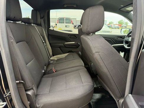 Used 2023 Chevrolet Colorado W/T RWD image 4