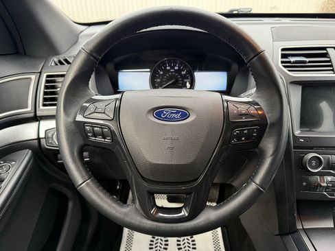 Used 2017 Ford Explorer XLT w/ Equipment Group 202A image 15