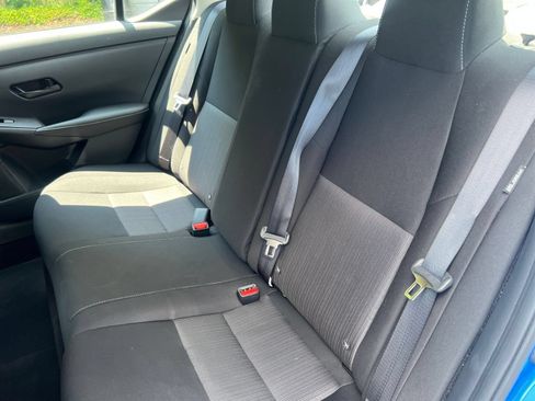 Used 2025 Nissan Sentra SV FWD image 33