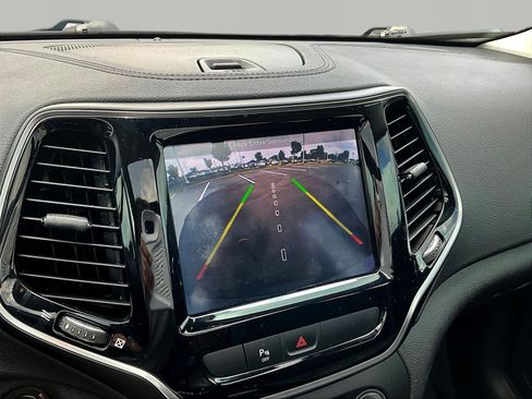 Used 2019 Jeep Cherokee Limited AWD/4WD image 14