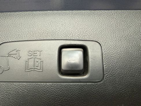 Used 2022 Lincoln Corsair FWD w/ Premium Package image 36