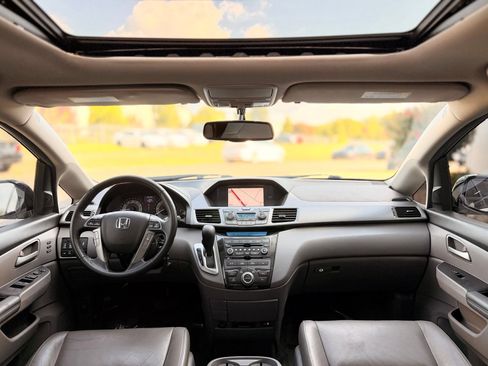 Used 2013 Honda Odyssey Touring Elite image 2