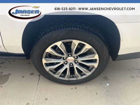 Used 2021 GMC Yukon XL Denali w/ Denali Premium Package AWD/4WD image 11