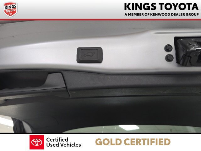 Used 2022 Toyota RAV4 XLE w/ Convenience Package FWD image 14