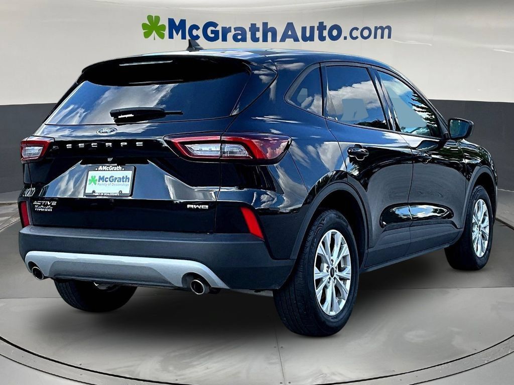 Used 2025 Ford Escape Active AWD/4WD image 7