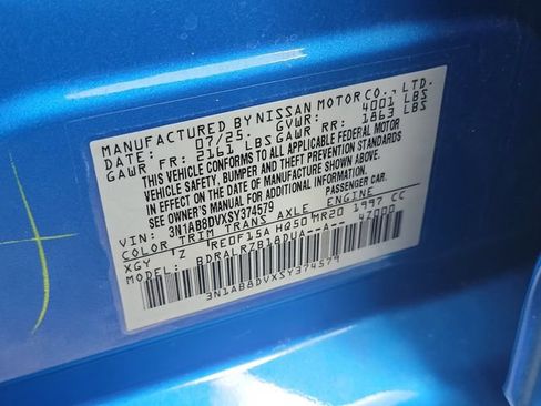 Used 2025 Nissan Sentra SR FWD image 30