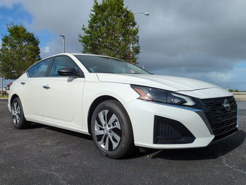 New 2025 Nissan Altima 2.5 S image 2