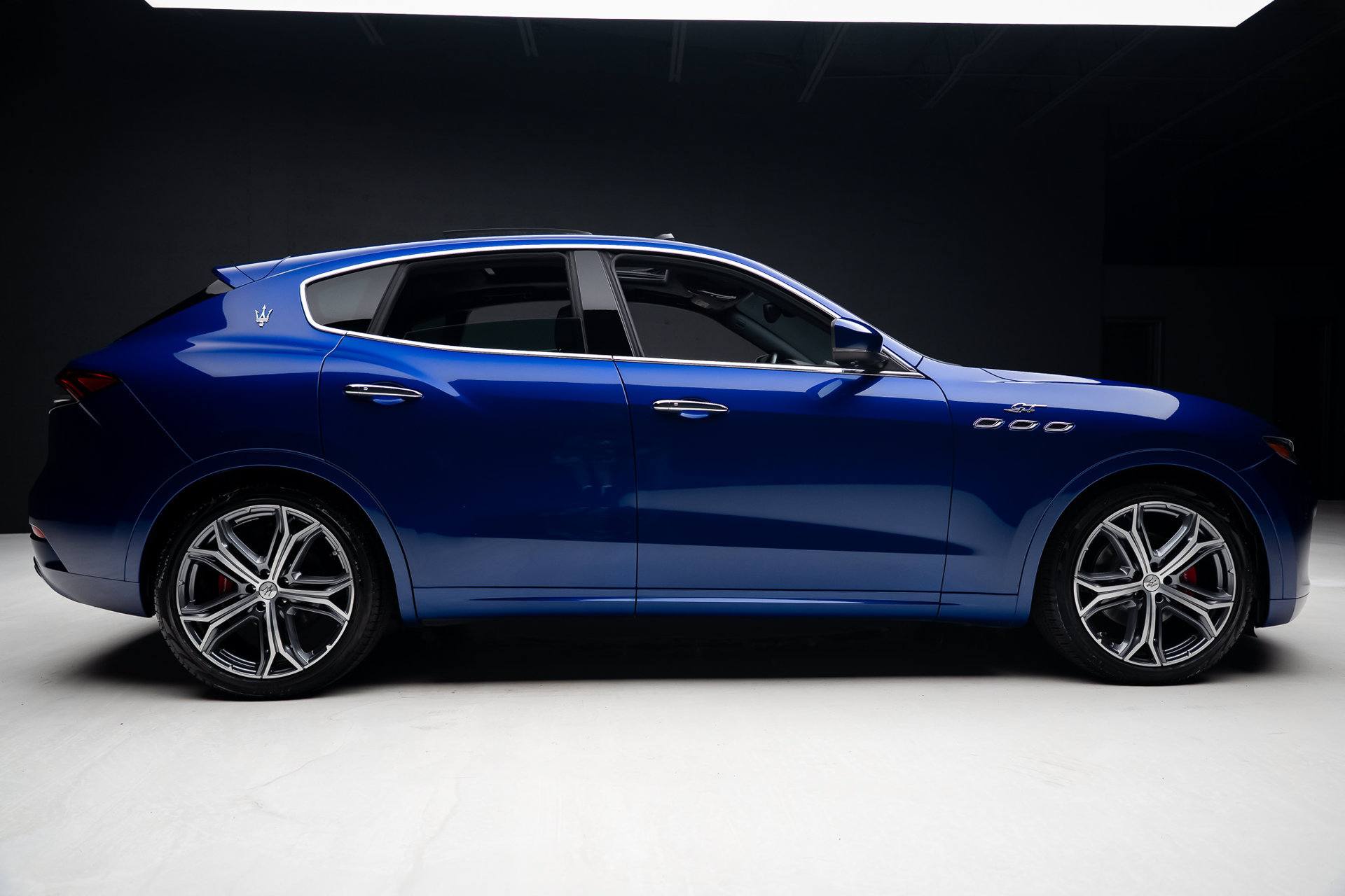 Used 2023 Maserati Levante GT AWD/4WD image 38