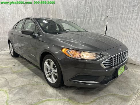 Used 2018 Ford Fusion S image 2